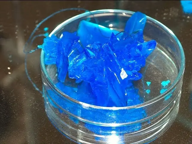 Los cristales de sulfato de cobre: una joya en el entorno de la química - Cómo es el proceso de cristalización del sulfato de cobre cristales de sulfato de cobre - Cómo es el proceso de cristalización del sulfato de cobre