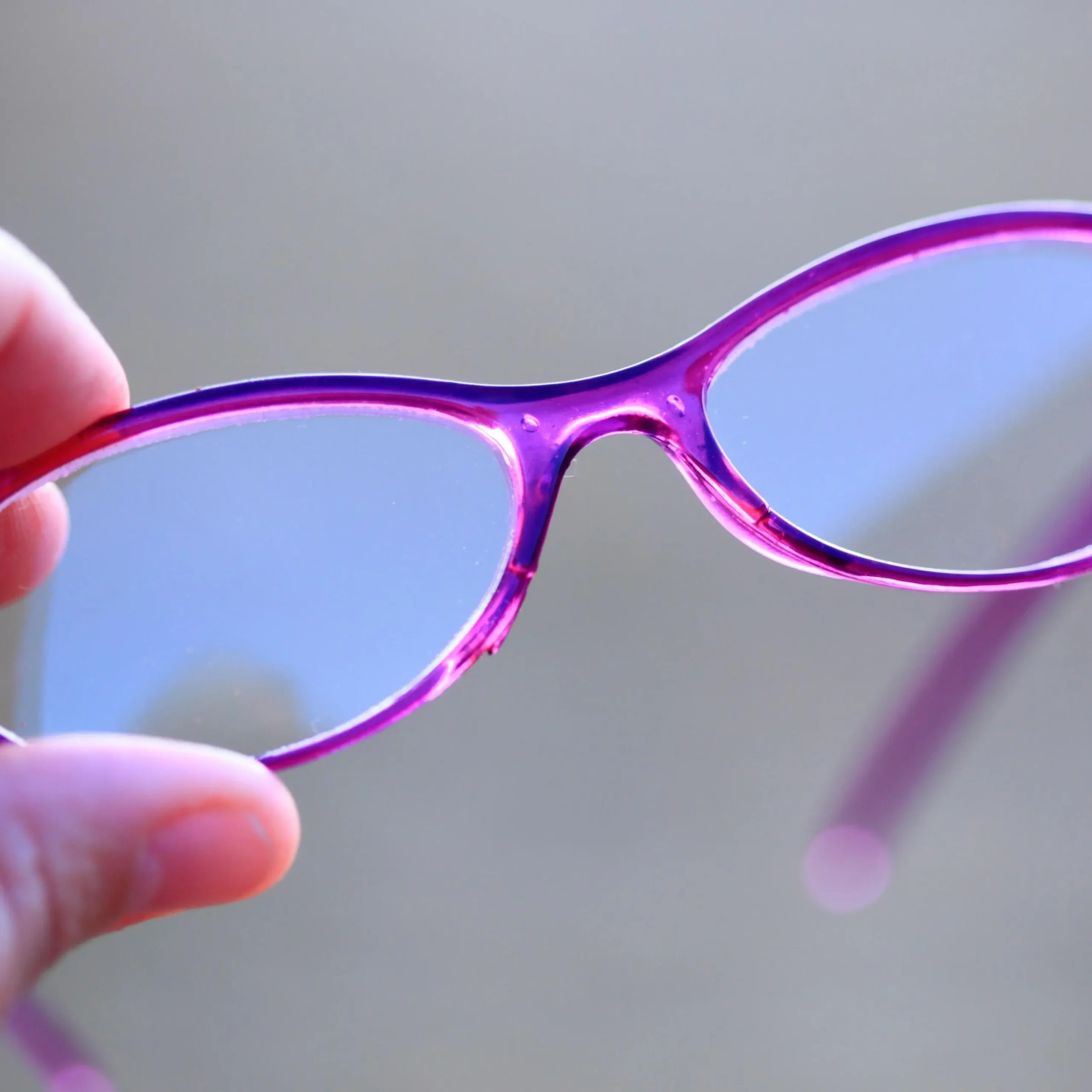 ¿Se pueden cambiar los cristales de las gafas de sol? - Cómo quitar el polarizado de los lentes de sol se pueden cambiar los cristales de las gafas de sol - Cómo quitar el polarizado de los lentes de sol