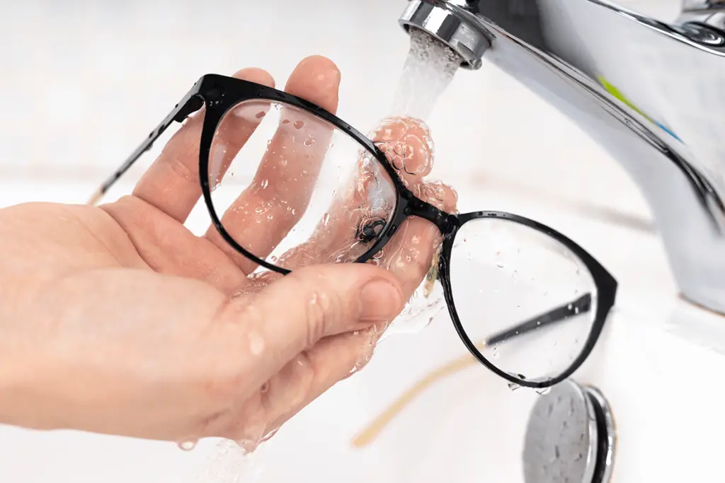 como limpiar cristales organicos gafas - Cómo se limpian los lentes organicos
