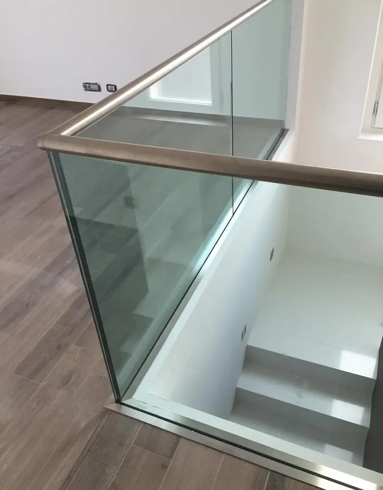 Escalera con pasamanos de vidrio: elegancia y seguridad en un solo elemento - Cómo se mide para hacer un pasamanos escalera con pasamanos de vidrio - Cómo se mide para hacer un pasamanos