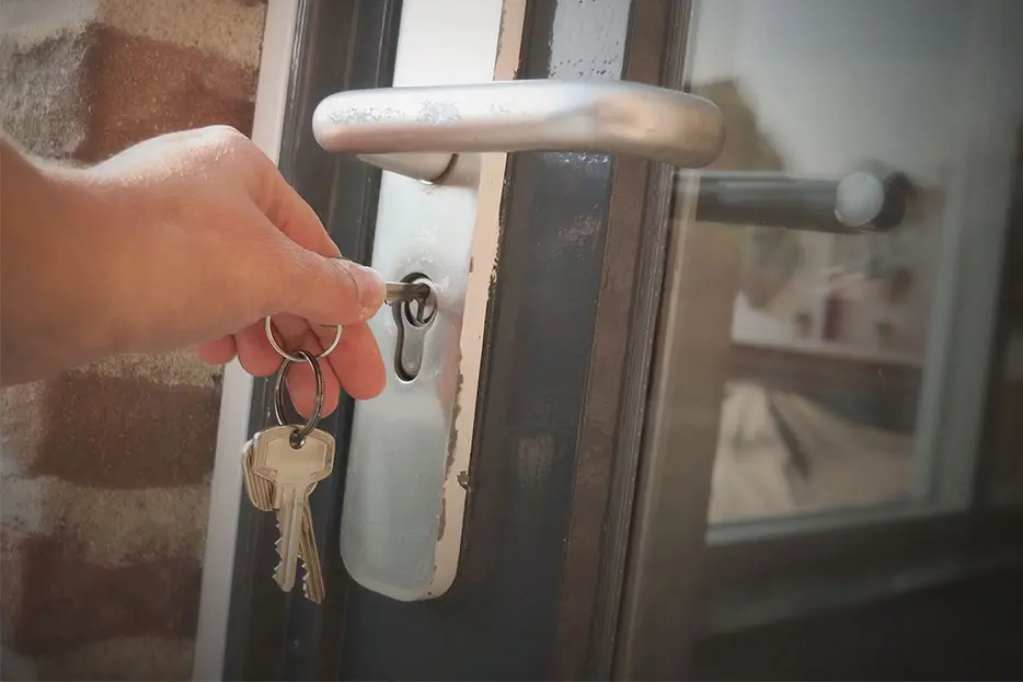 cerradura puerta de cristal - Cuál es la diferencia entre chapa y cerradura