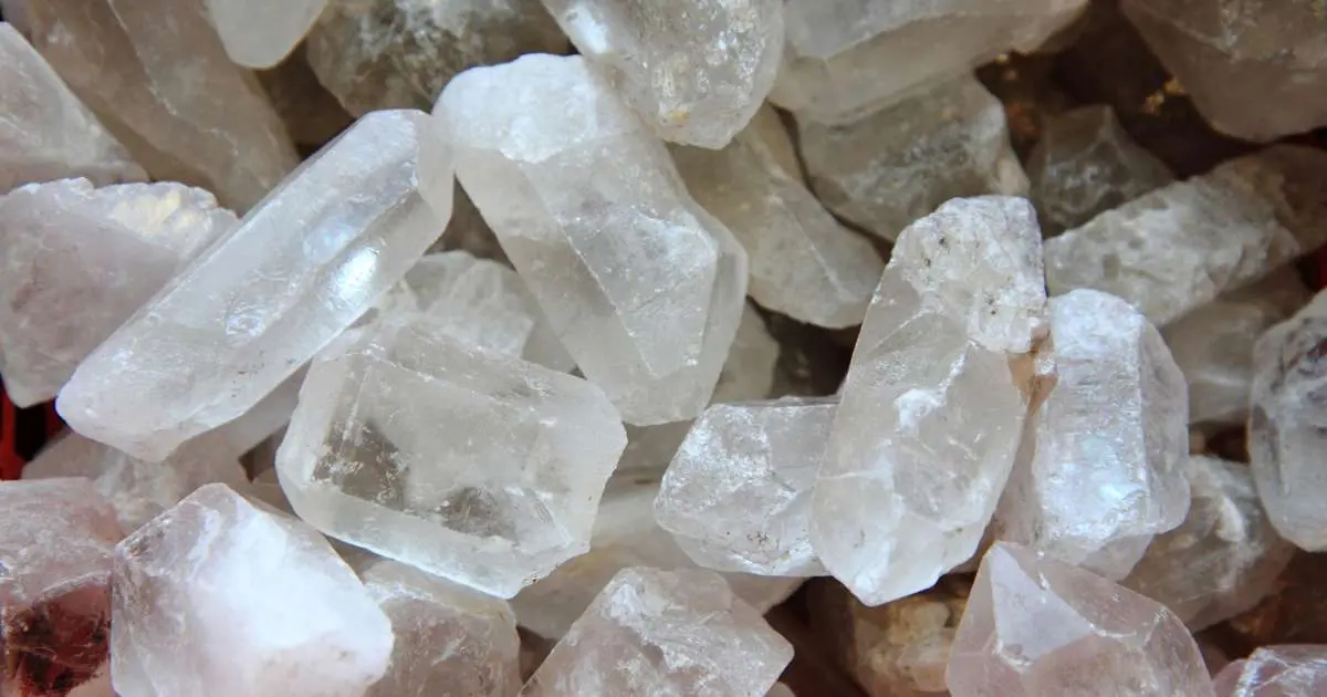 Cristal de cuarzo rosa: propiedades y beneficios para el cuerpo y la mente - Cuáles son las propiedades del cuarzo cristal de cuarzo rosa propiedades - Cuáles son las propiedades del cuarzo