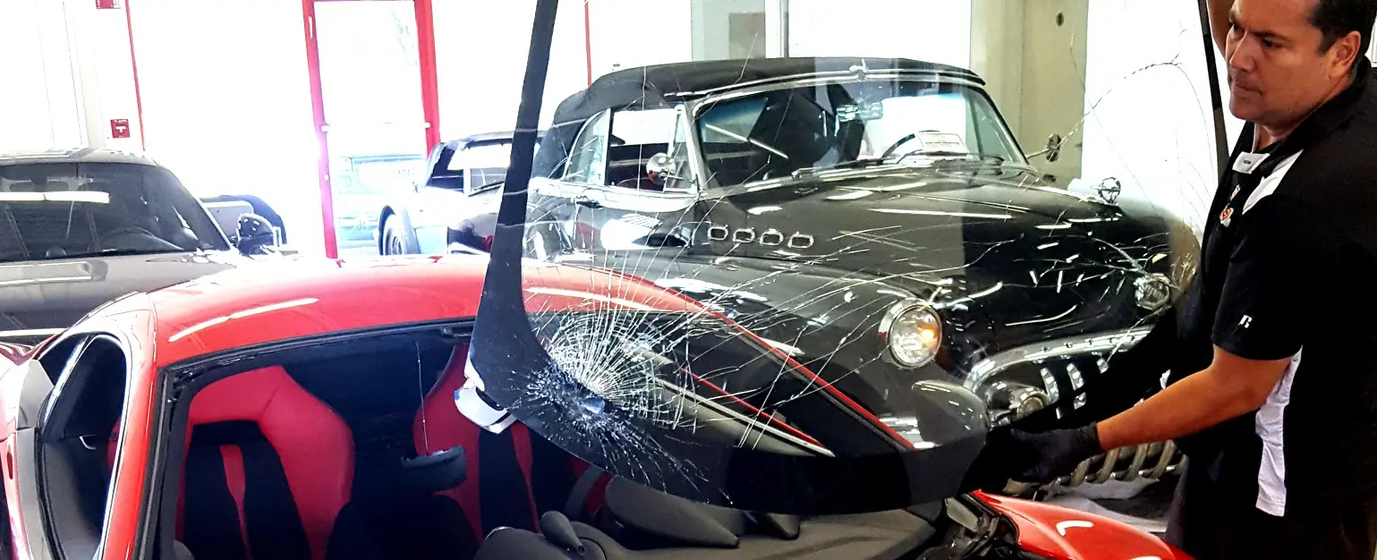 taller de cristales para automóviles - Cuánto cobran por pulir un parabrisas