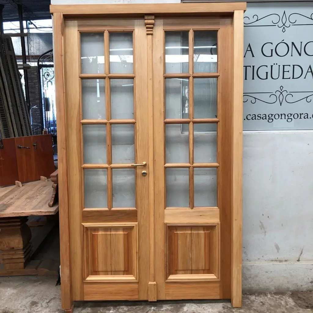 Puerta de madera con vidrio repartido: precio y características
