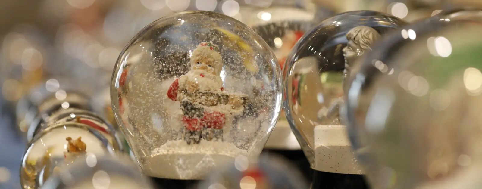 bolas de cristal con nieve - Dónde se inventó la bola de nieve