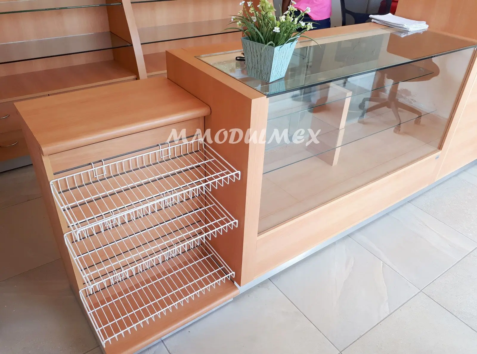 Mostradores y vitrinas de madera y vidrio: una combinación perfecta para destacar tu negocio - Qué es mostradores y vitrinas mostrador madera vidrio vitrinas de madera - Qué es mostradores y vitrinas