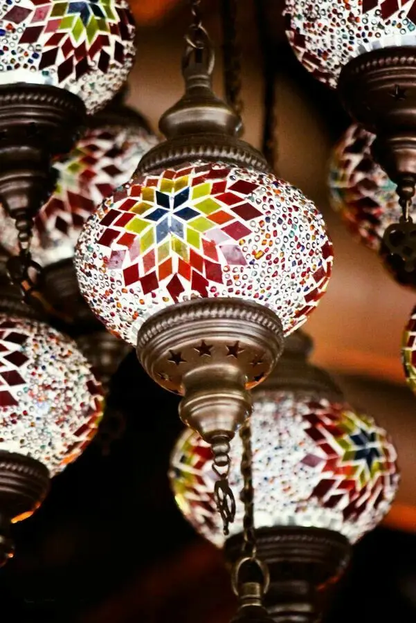 Las lámparas hindúes de vidrio: belleza y tradición en tu hogar - Qué es una lámpara colgante lámparas hindues de vidrio - Qué es una lámpara colgante