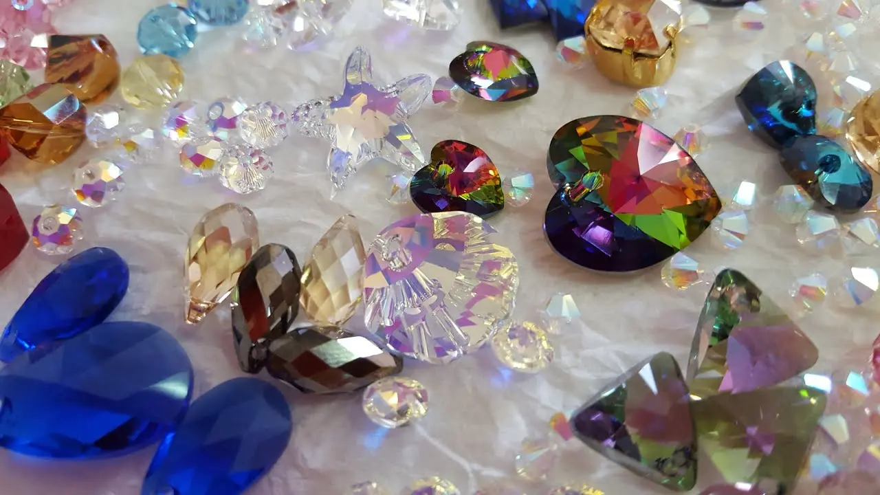 bisuteria con cristales swarovski - Qué material son los collares de Swarovski