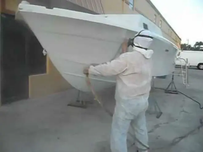 construccion de lanchas de fibra de vidrio - Qué materiales se utilizan para construir un barco