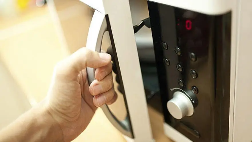 ¿Se puede meter vidrio al microondas? - Qué pasa si pongo una olla en el microondas se puede meter vidrio al microondas - Qué pasa si pongo una olla en el microondas