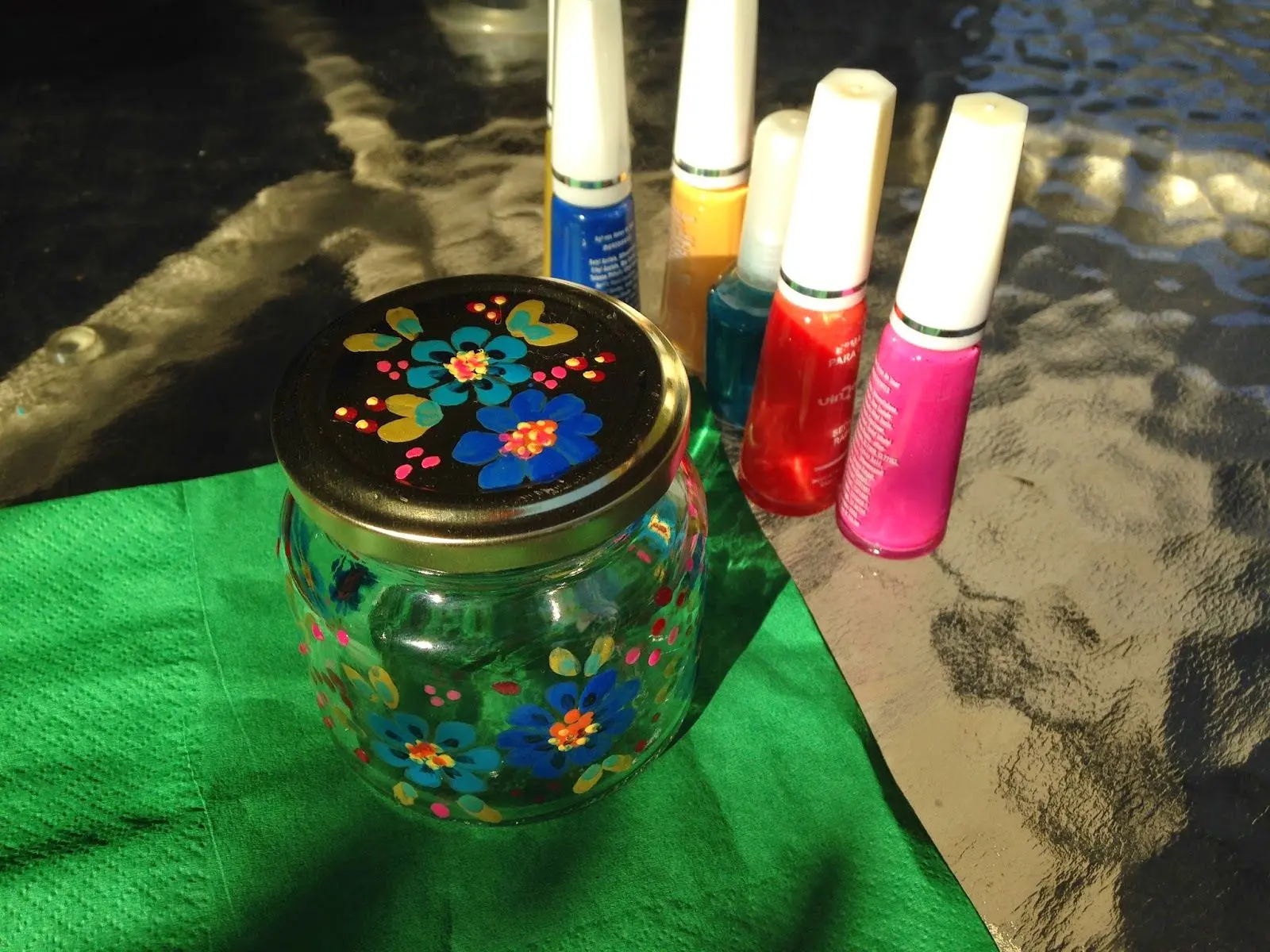 como pintar vidrio con esmalte de uñas - Qué se puede hacer con los esmaltes de uñas viejos