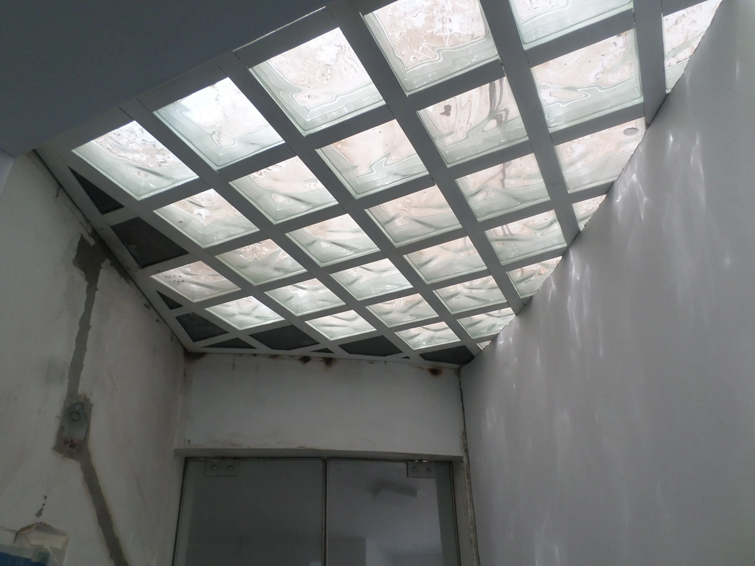 techo tragaluz con bloques de vidrio - Qué tipo de vidrio lleva un tragaluz